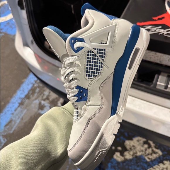 Jordan 4 military blue size 7y - Picture 4 of 6